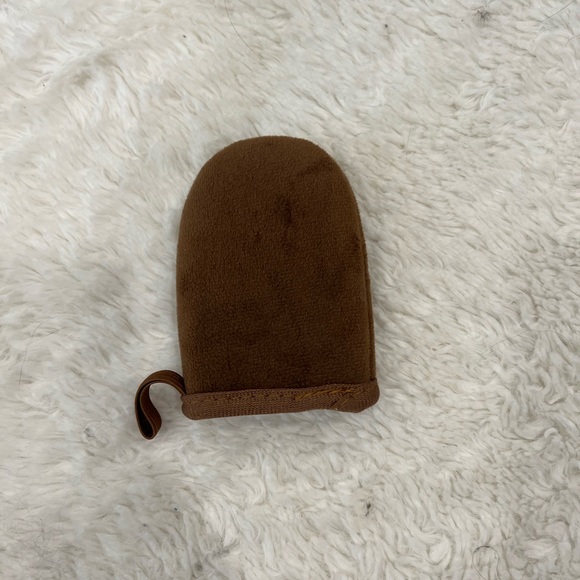 Tiny tanning mitt for face tanner - Picture 1 of 1
